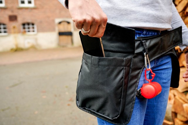 BANDEE: POUCH+ HÖFTVÄSKA MED FICKOR