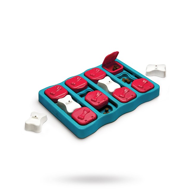 NINA OTTOSSON Dog Brick AKTIVERINGSLEKSAK