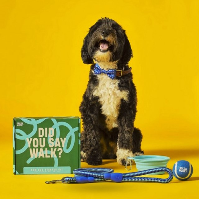 Presentkit med koppel, vattenskål, leksak och fluga